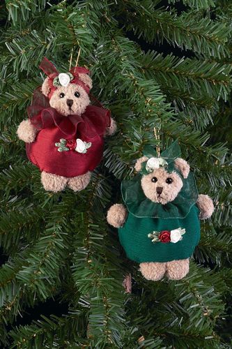 Christmas Scent Bear, Christmas Ornament - 4 1/2" - Retired 2005 - Click Image to Close